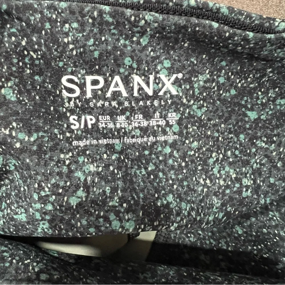 Spanx booty‎ boost printed bike shorts size S